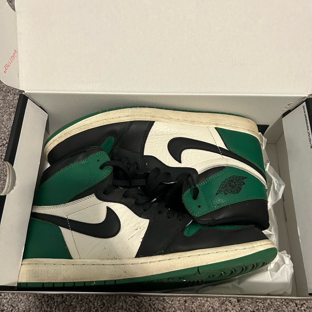 Nike Air Jordan 1 Sneakers